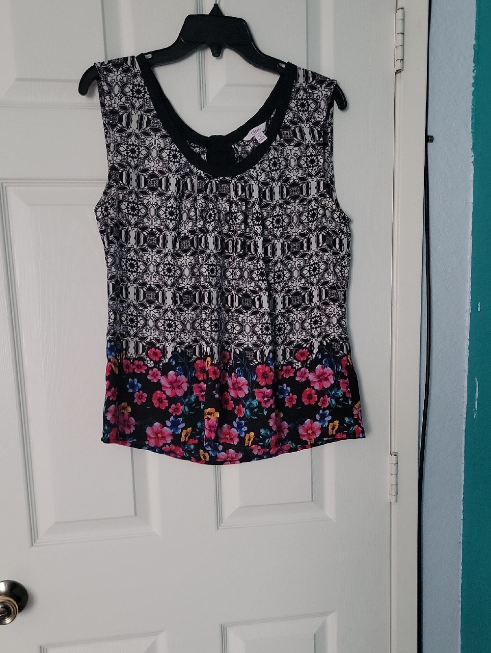 Candie's Black Geometric & Floral Sleeveless Tank